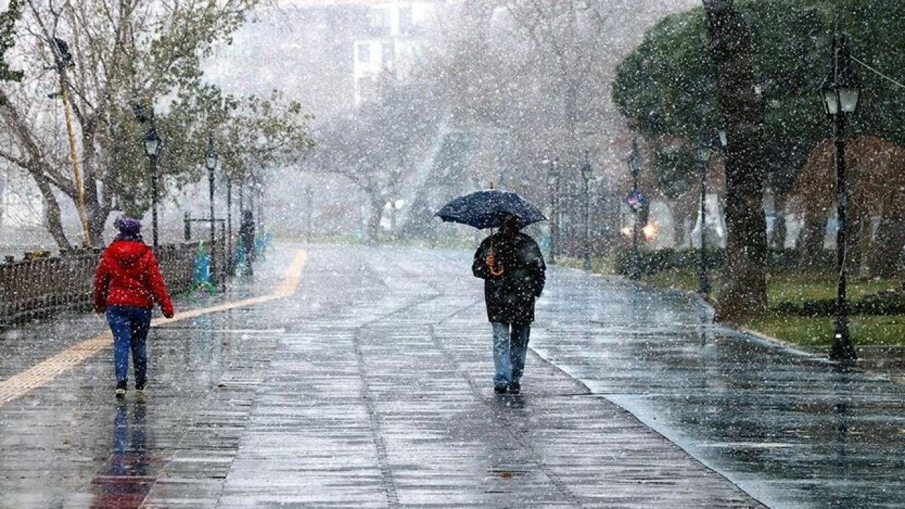 Ege’de Kuvvetli Sağanak, Doğu’da Kar! Hava Durumu Alarm Verdi